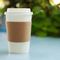 18oz de Koffie die van aanpassingslogo biodegradable black takeaway juice Enige Laagdocument Koppen met Deksel verpakken